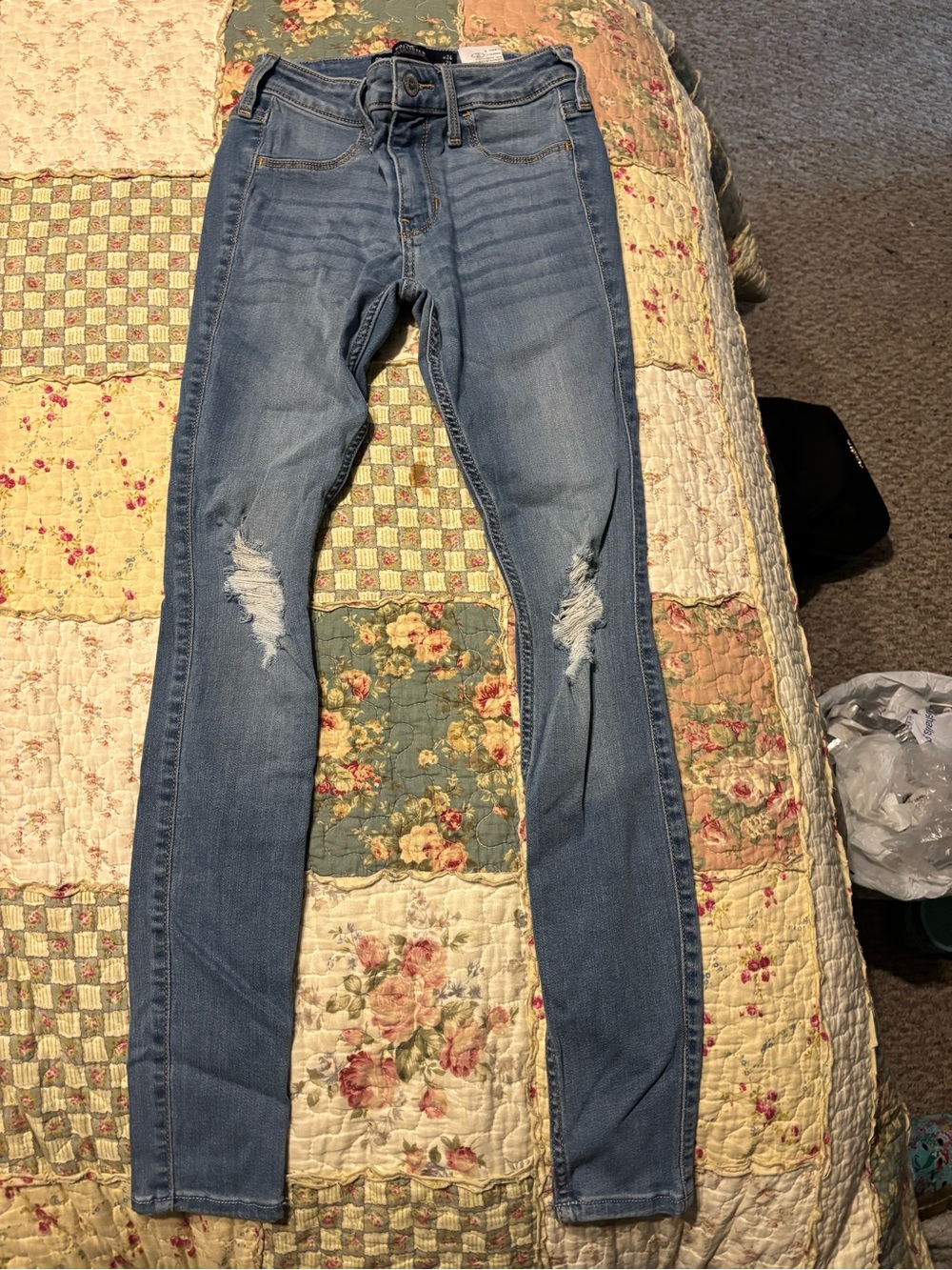 Hollister Light Blue Ripped Skinny Jeggings size 24